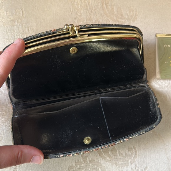 Baronet Fifth Avenue Fine Leathergoods vintage tapestry and leather wallet - Picture 4 of 14